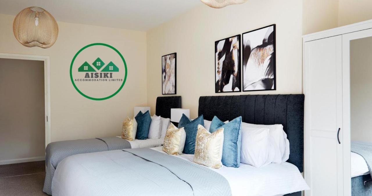 Aisiki Living At Alexandra Road, 2-Bedroom & 2-Bathroom With King Or Twin Beds And With Free Wi-Fi & Parking 沃特福德 外观 照片