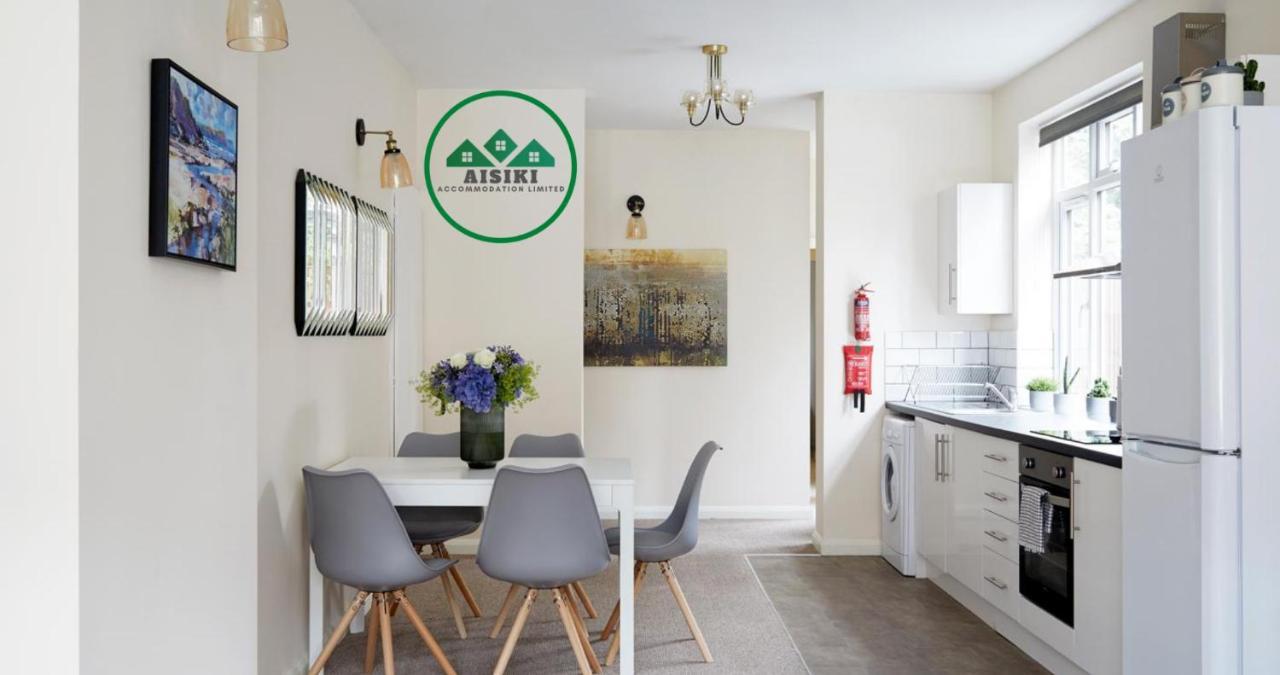 Aisiki Living At Alexandra Road, 2-Bedroom & 2-Bathroom With King Or Twin Beds And With Free Wi-Fi & Parking 沃特福德 外观 照片